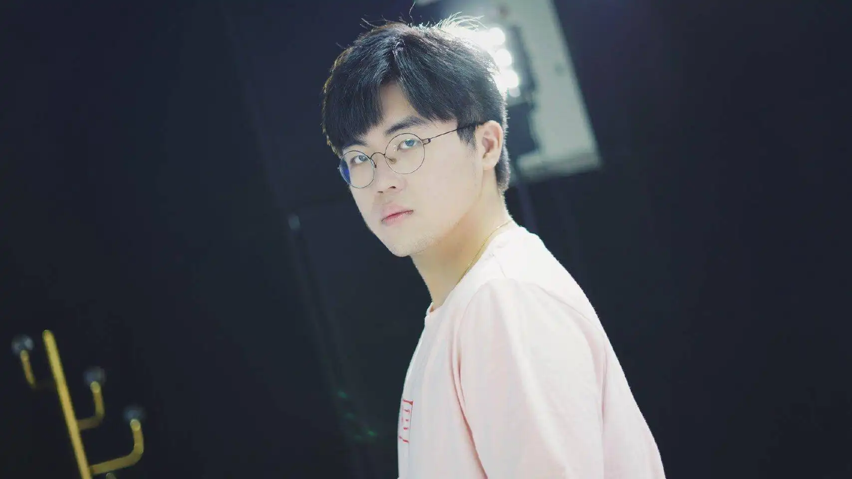 外交官|姿态要重新回归直播了？各大渠道疯狂暗示，刚子可能寄了！