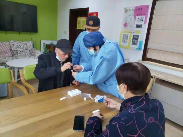 中老年人|建议中老年人:一旦“阳了”,5样东西或能用上,提前备好更安心