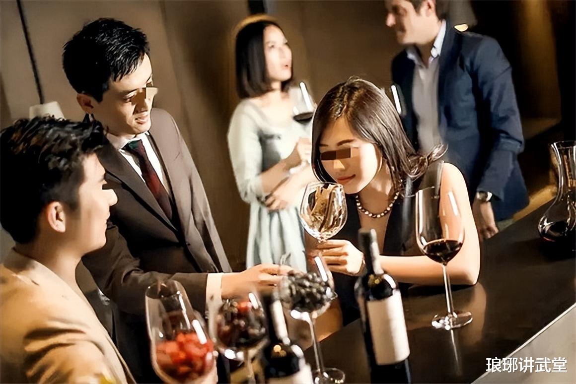 案例:女子参加聚会被老板灌醉,事后发现染上艾滋,最终引发血案