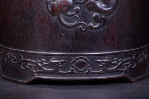 文房|回流:老紫檀木雕文房笔筒。