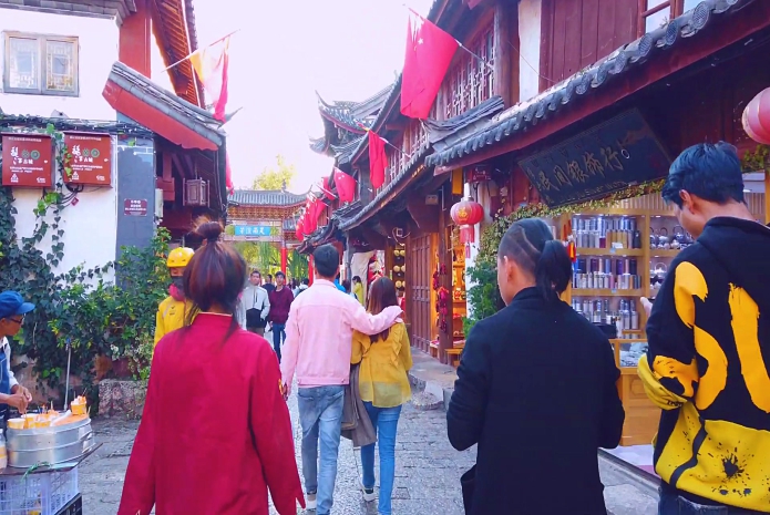 旅游市场|云南一座古城迎来新一批游客，却几乎不消费，商家正为生计发愁