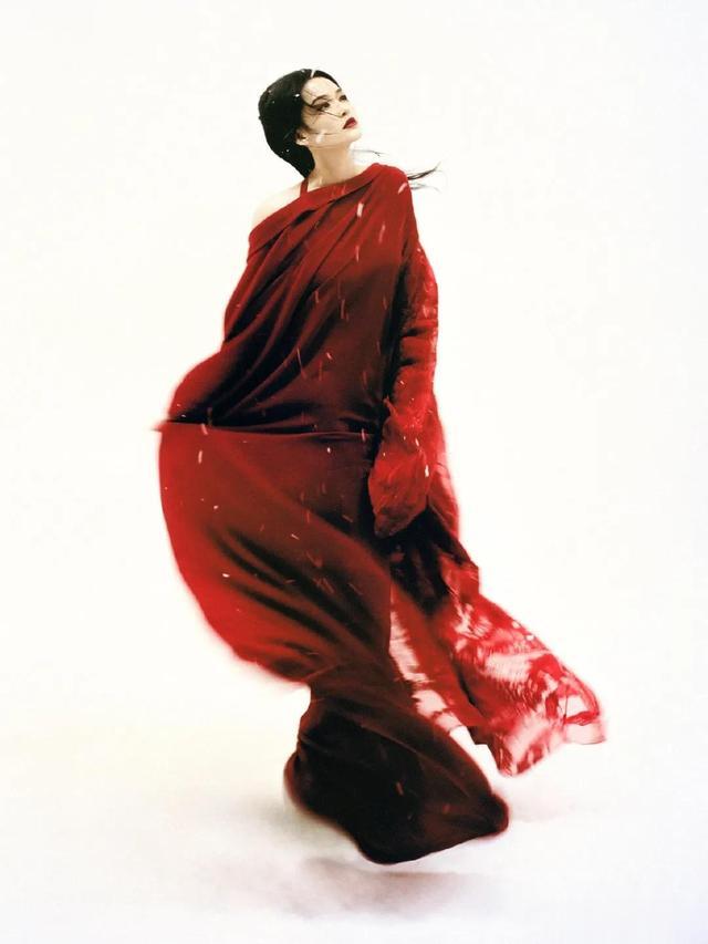 迪丽热巴|众星兔年贺岁大片，迪丽热巴仙气飘飘，赵丽颖杨幂今年春晚赢麻了