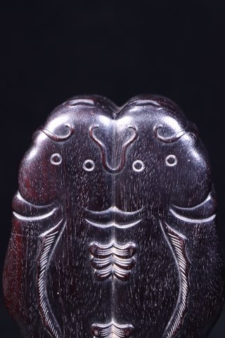 紫檀|旧藏:老紫檀木雕双鱼形文房盒。