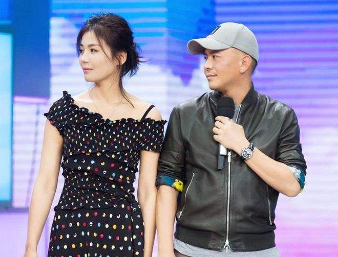 刘涛|刘涛离婚风波再升级!王珂取关女方删照片,爆料博主称哀其不幸