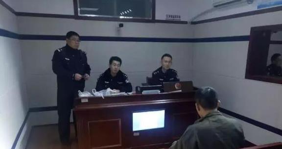 美团|外卖员洒了汤，顾客怒索赔8800元，美团调解后，他赔了3800