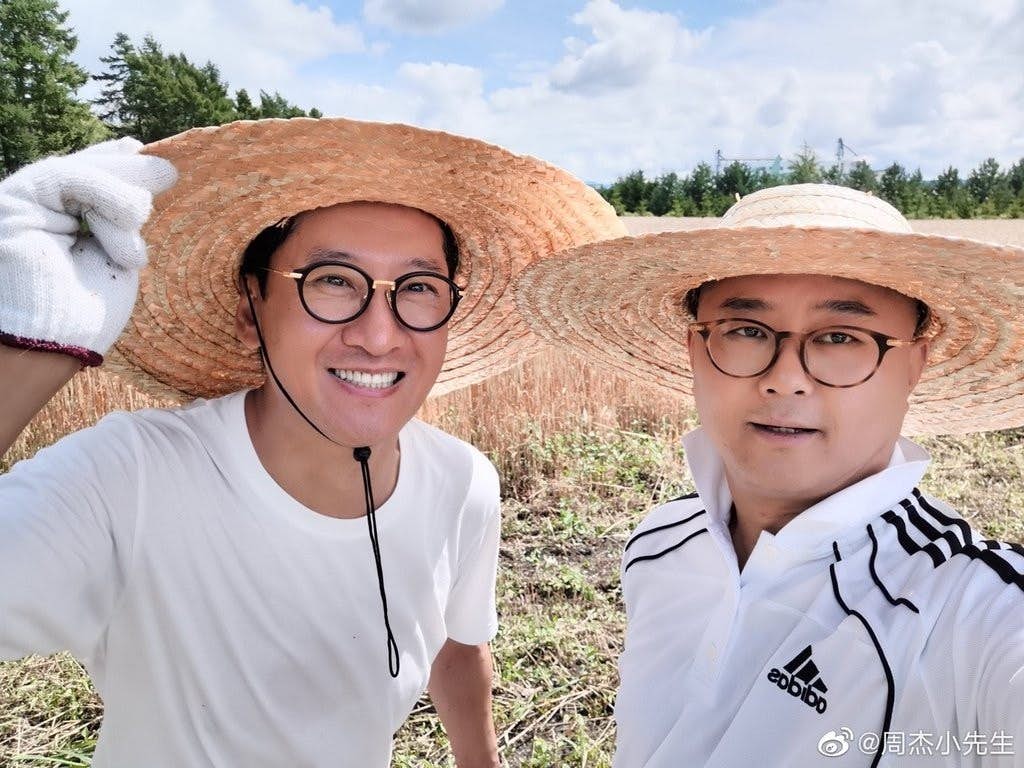 周杰|周杰被封杀转行做农民，卖农产品卖成亿万富翁，林心如哭倒在厕所