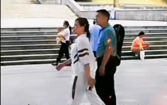 爱心|许妈参加活动气质好，田静云昊姚家男儿，三线直播人气高！