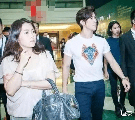 钟镇涛|6位娶了“自家经纪人“的男星，个个出乎意料，对对幸福美满