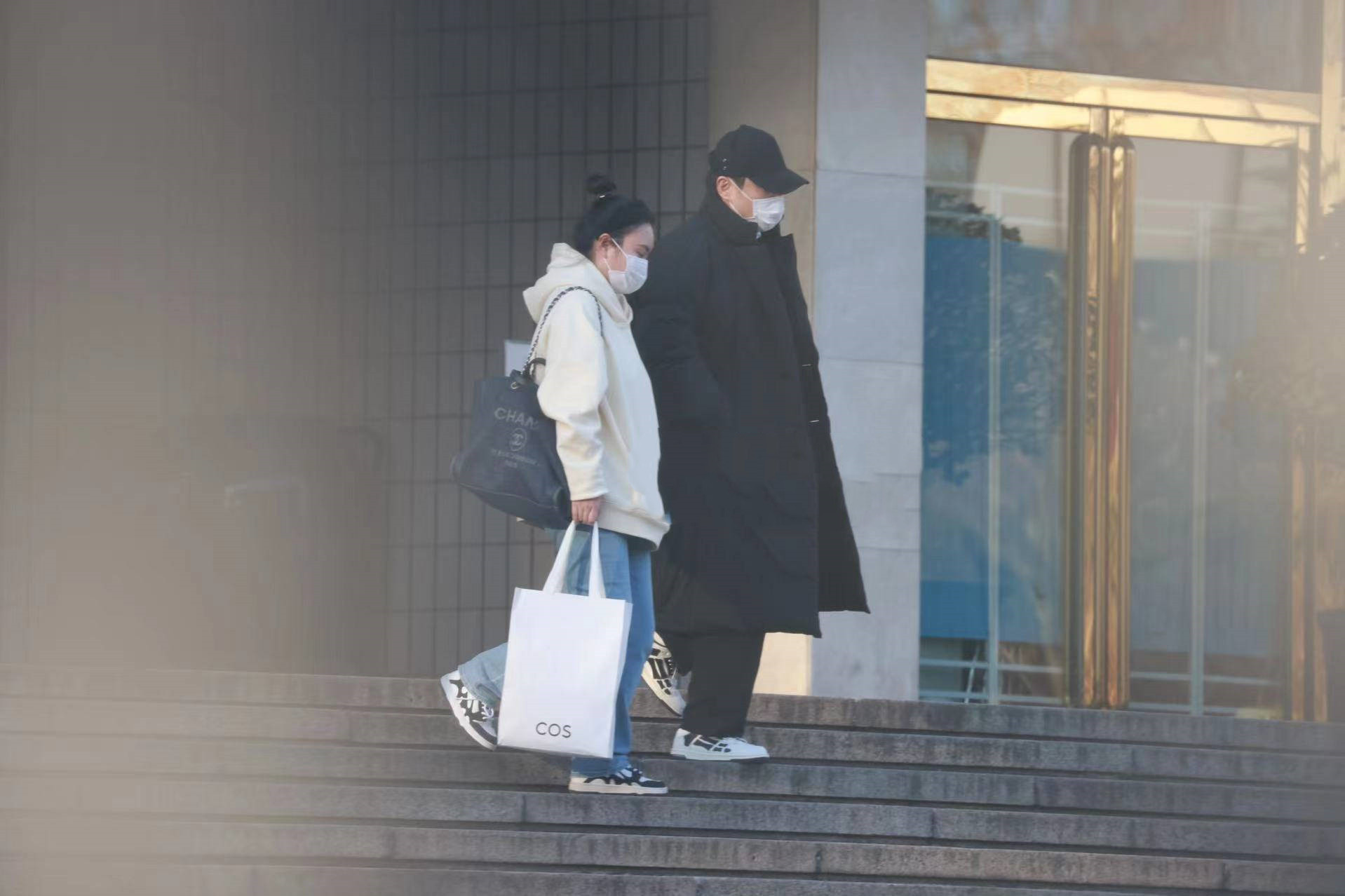 春晚|春晚第四次联排，语言类节目露端倪，颖儿直言紧张，沈腾依旧神秘