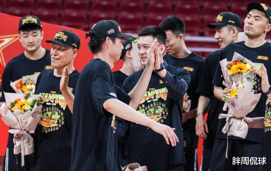姚明|太憋屈！姚明未出席颁奖仪式，辽篮总冠军金牌+纪念手表也取消