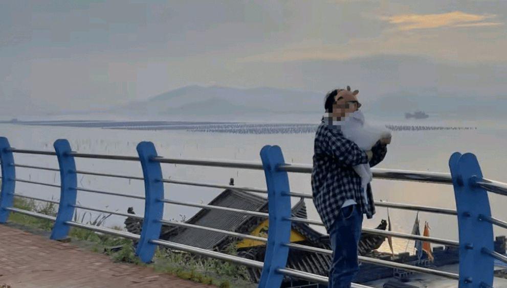 嘉玲|小网红患新冠去世,22岁妻子跳楼殉情,是真爱还是冲动