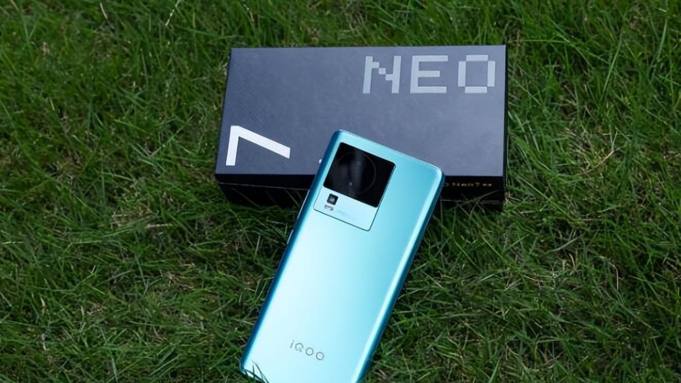 手机游戏|什么样的手机才是万金油？性能和综合功能，起码要达到什么标准？