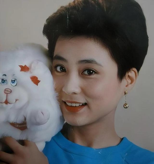 李玲玉|李玲玉:60岁的天竺少女,身材依旧惹火