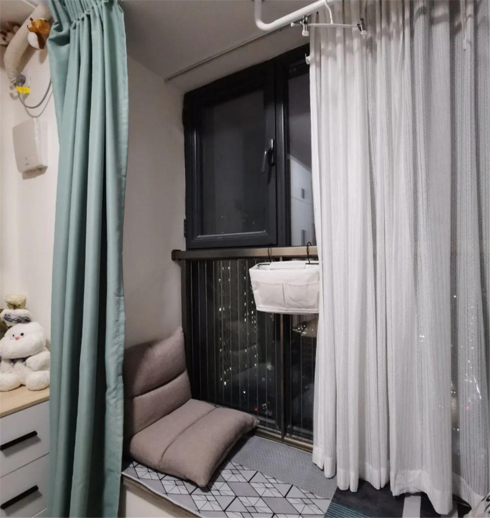 她住进18㎡的蜗居，狭长户型一览无余，一个人住超爽：再小也是家