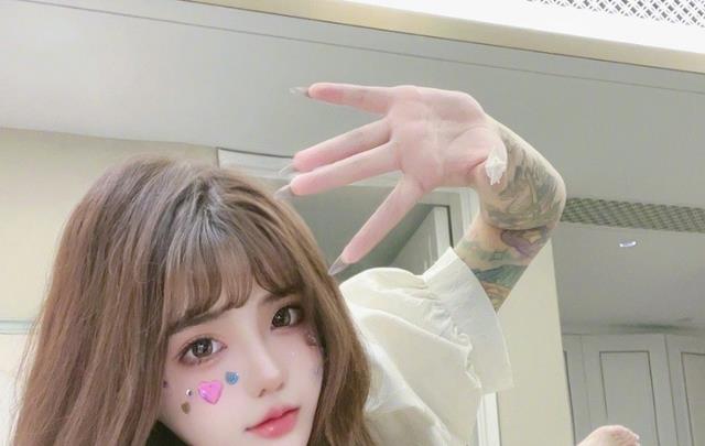 韩安冉|韩安冉3年离3次，分财产要付马泽鑫80万，网友：捧红一个放生一个