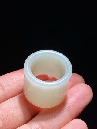 和田玉籽料|清乾隆 和田玉籽料 白玉 仙人乘搓 诗文 扳指 把件