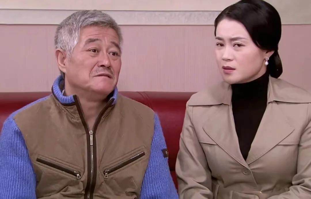 雷佳音|关婷娜,为角色而“牺牲”,21岁遇到赵本山,如今39岁婚姻成难题