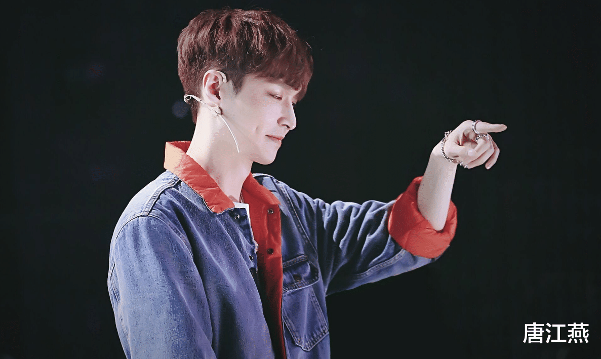 张艺兴|张艺兴是个清醒的人,他总是在普通人ABCD选项里,选出自己的E答案