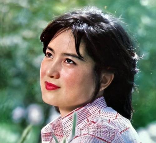 张金玲|张金玲：放弃前程生孩子，却被丈夫狠心抛弃，后改嫁富豪终获幸福