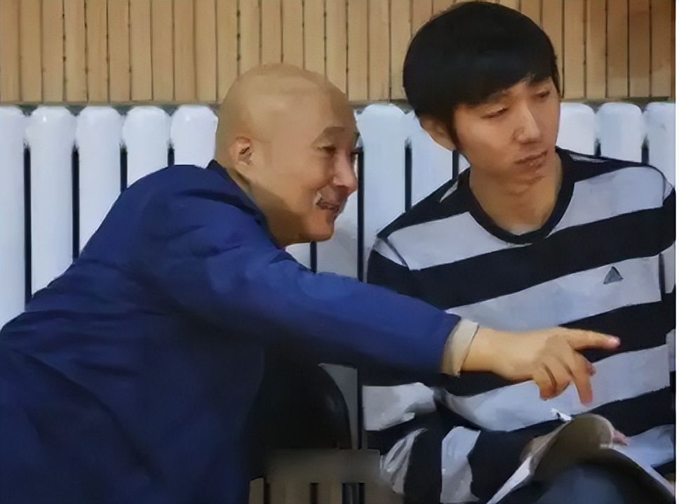 陈佩斯|祖孙三代共用一张脸,看了陈佩斯的双胞胎孙子,想说基因是真强大