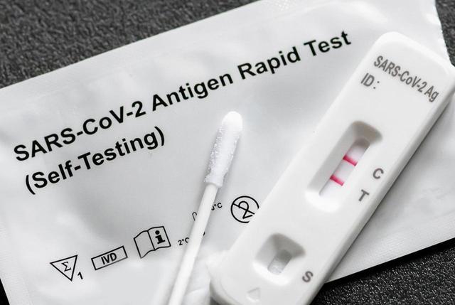 病毒传播性变弱了吗?与“阳人”生活在一起,为何也有不感染的?