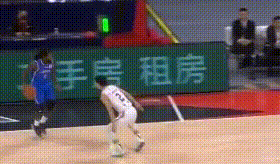 徐杰|小手太快了！徐杰回首掏灵巧抢断！对面外援一转身就懵了：咦，球呢
