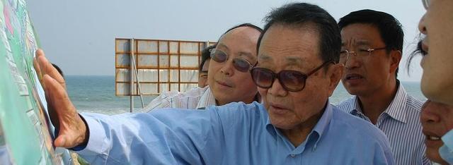 霍启刚|霍启刚又一个帮手出现?比何鸿燊家族还有钱,霍英东没有看错人