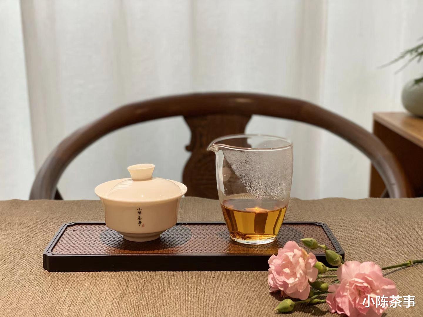 茶具|紫砂壶可以严丝合缝，为什么盖碗总有条“缝”？是不是工艺问题？