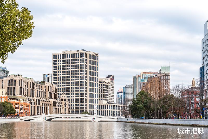 青島市|上海發(fā)布落戶新政引爭(zhēng)議：只落戶不買房，有人想鉆漏洞怎么辦？