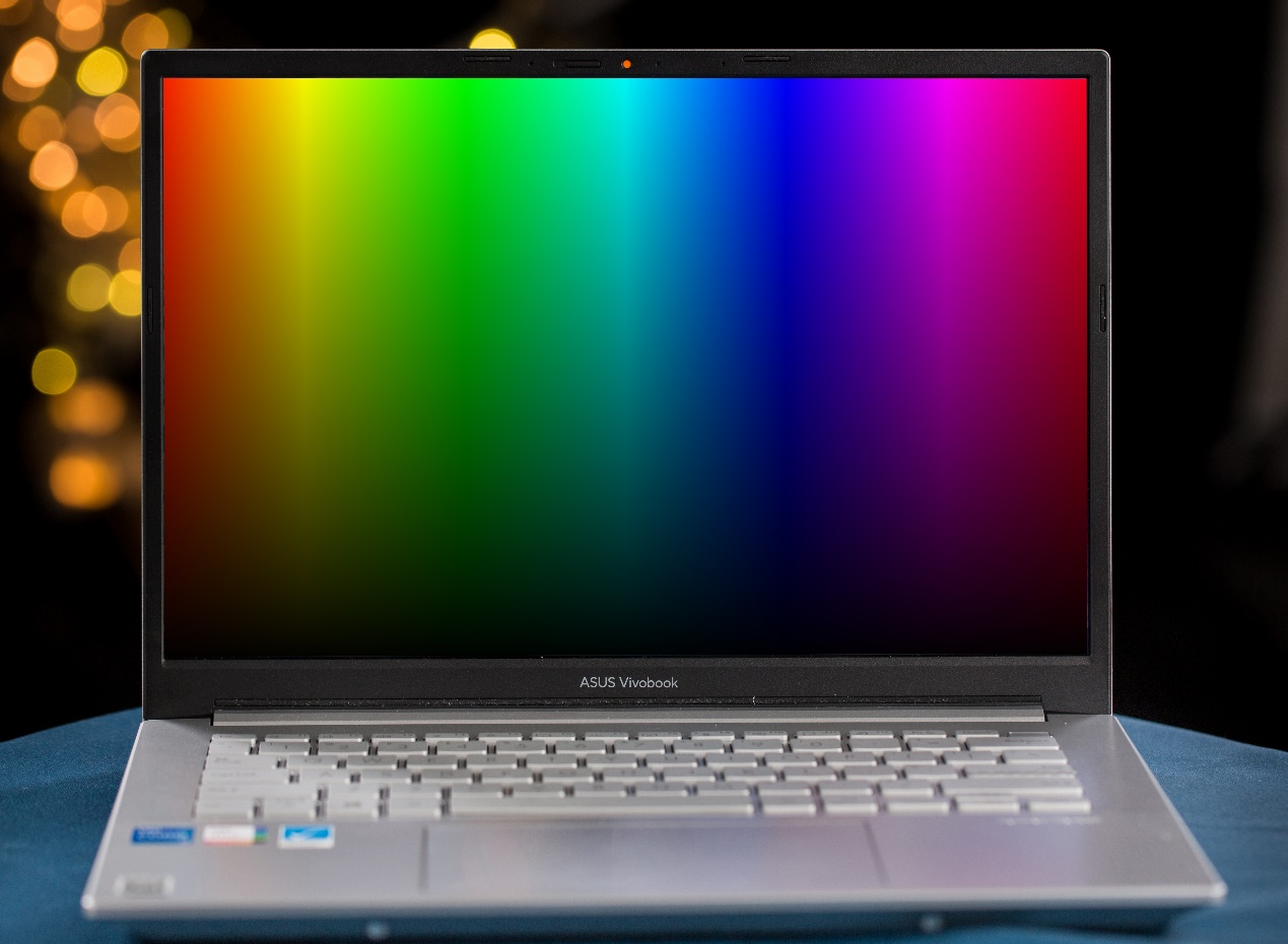 OLED|开学季5K预算能换到这样的笔记本:高素质OLED屏、游戏芯,很超值