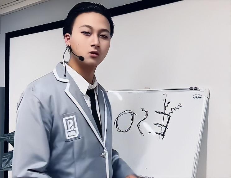 明星|精神小伙碰瓷大热明星，个个都很辣眼睛