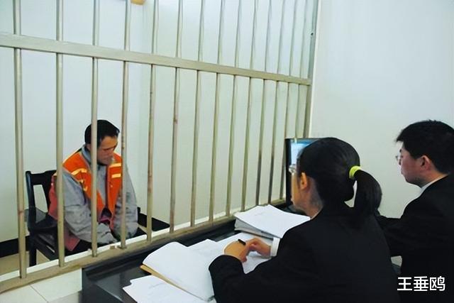 01年福建女司机遇害,调查后发现被丈夫活埋:她赚钱多不听我的