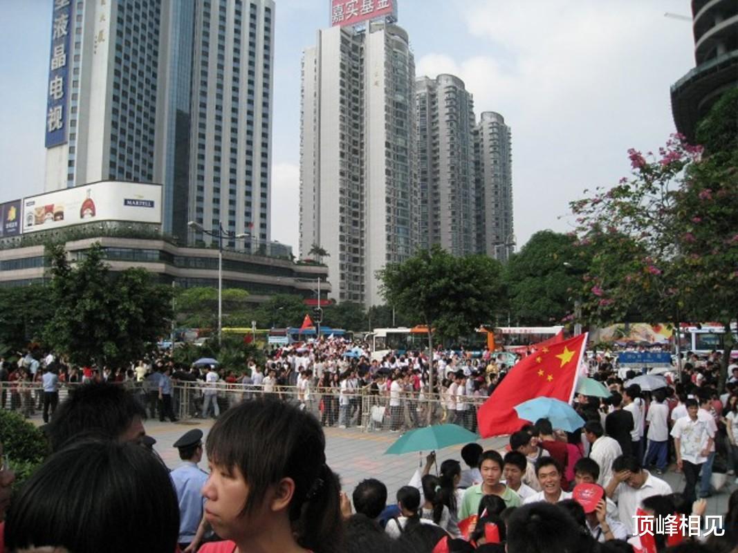 电子商务|08年火炬传递，天河路商圈迎来巅峰，没有电商，实体现在会更旺