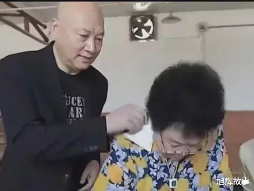 陈丽华|迟重瑞对陈丽华到底是不是真爱，这一个眼神就足以证明！