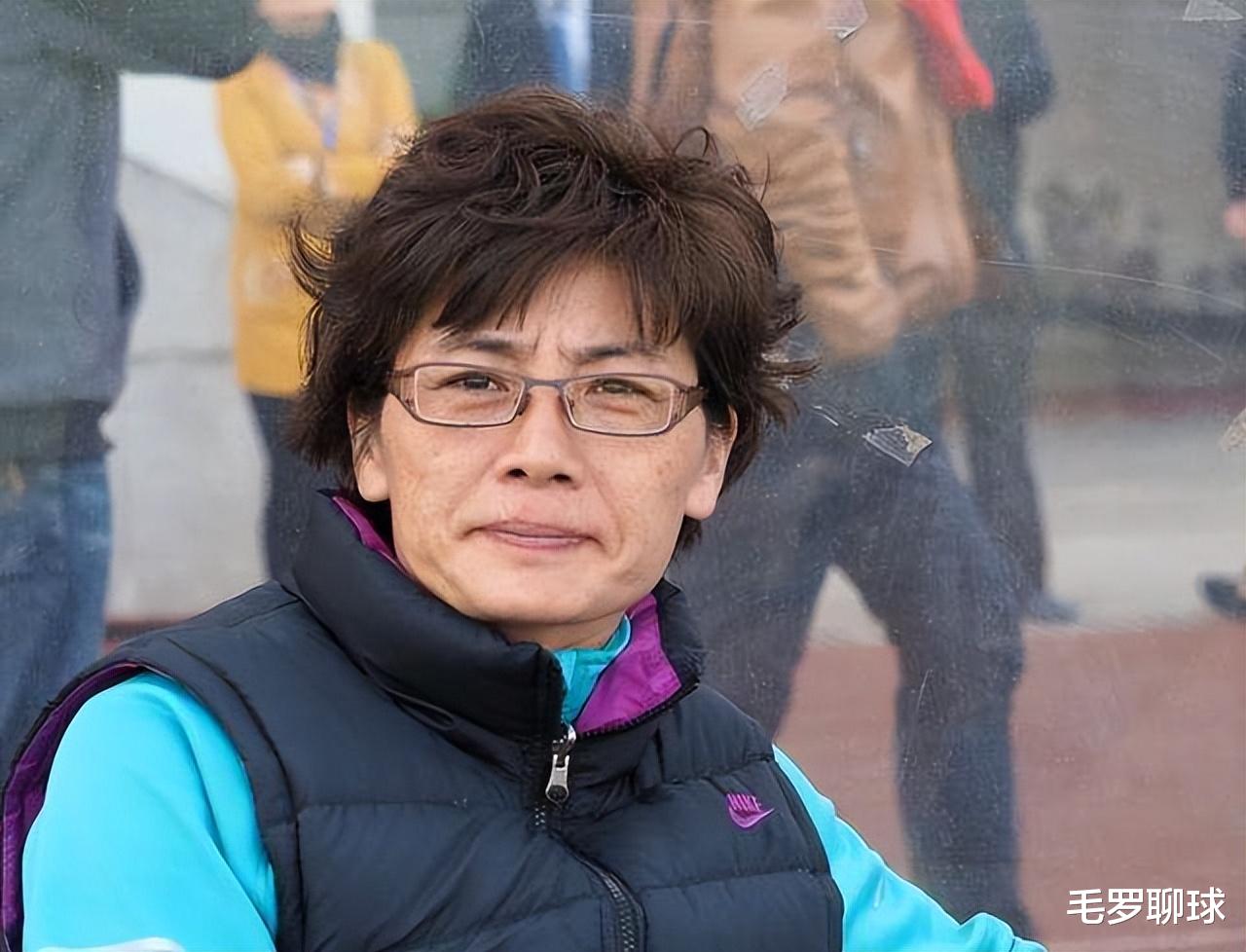 水庆霞|中国足球年度大笑话，5个大奖4个给男足，水庆霞落选，被发安慰奖
