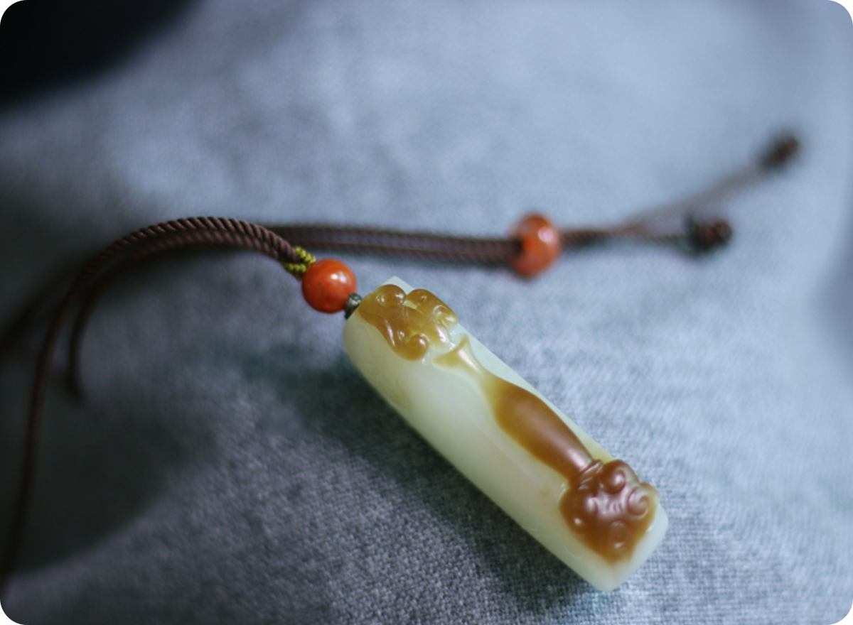 翡翠|玉挂件玉吊坠的历史发展、如何选择玉挂件、玉器挂件精品欣赏，看这一篇就够了