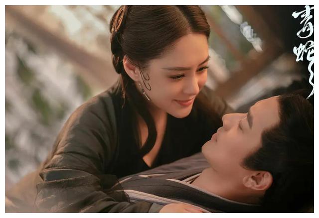 阿娇|41岁阿娇饰演青蛇却遭无情指责：辣眼睛！这是胖蛇成精了？