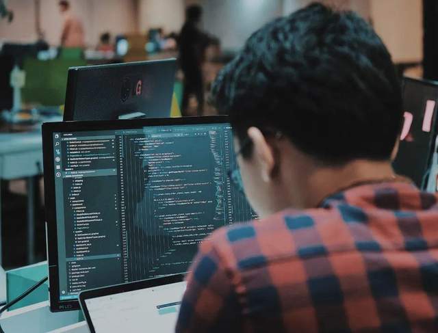 大学|选错专业，我怎样实现年薪百万