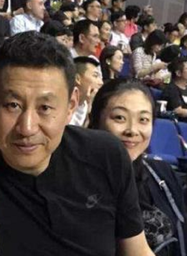 李楠|李楠家庭近况：和妻子相爱30年，儿子比他高21公分，却有一大隐患