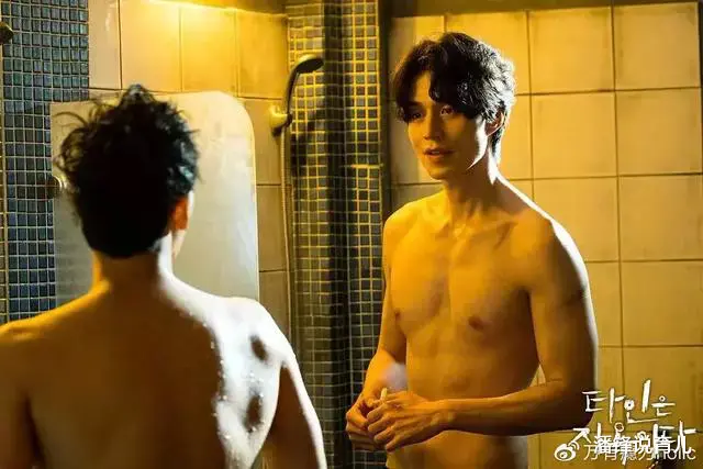 郑伊健|三十年前的郑伊健，“斯文败类脸”的颜值天花板