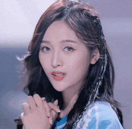 杨钰莹|凹陷、断层、尖得能“戳人”，这8位明星的下巴，一个比一个夸张