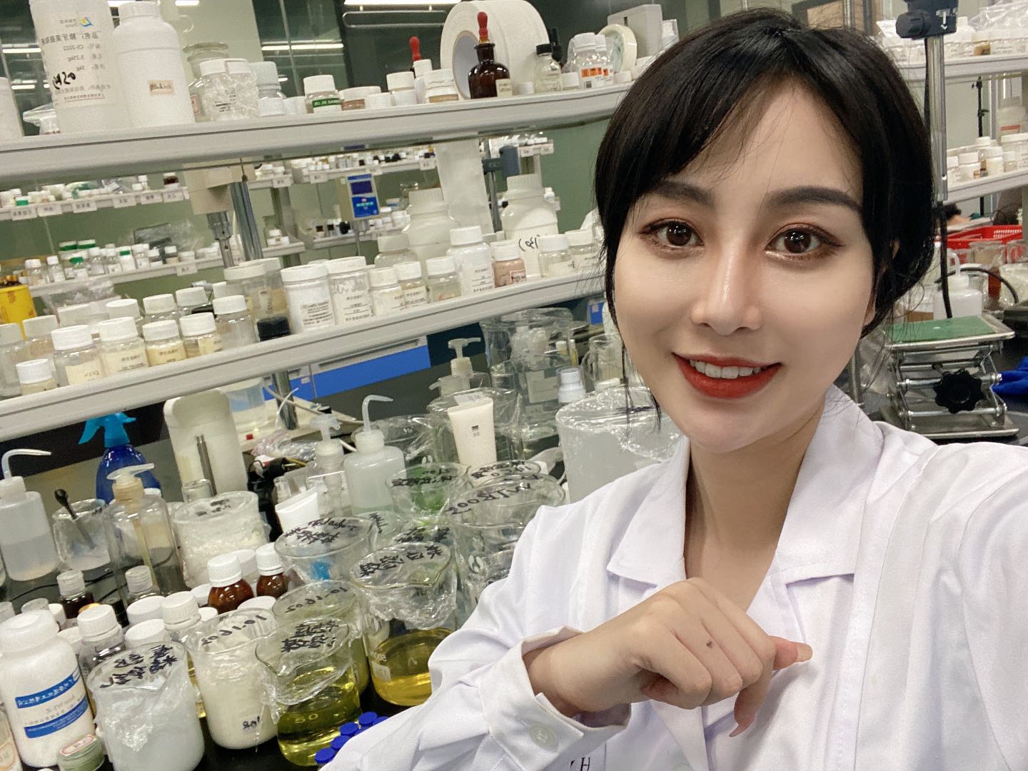 麻花 诗踏绮祛斑:熬夜皮肤差?这才是根本原因??