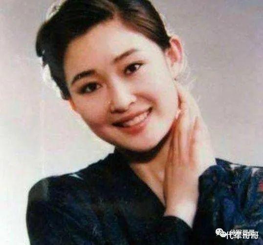 盖丽丽|还记得美女演员盖丽丽吗？搭档陈道明火遍全国，结婚后退隐被宠成公主