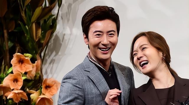 蔡琳|蔡琳带娃外出游玩，感慨一天换3身衣服，离异带娃不容易！