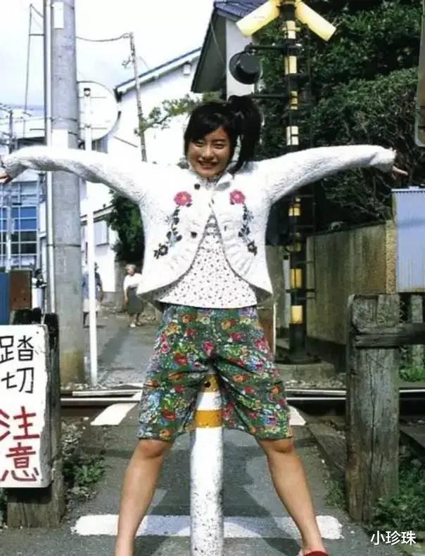 石原里美|顶流女星突然官宣怀孕，她的“国民老婆”人设彻底崩了？