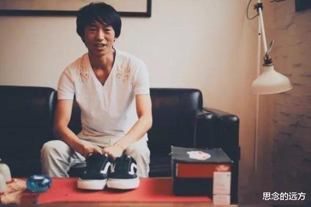 关芯|自认为自己很火，走红后忘记农村父母，演唱会上7个观众14个保镖