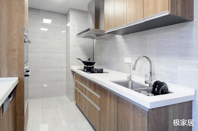 小夫妻在福建的家，没有电视也没有沙发，却高级到让邻居羡慕！