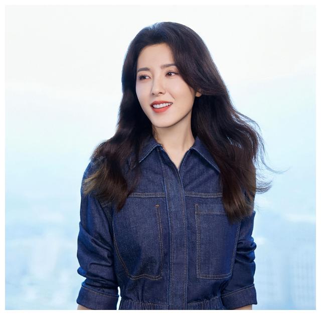 曾黎|曾黎:200年一遇的美女,错失张艺谋成就章子怡,3个前任皆成影帝