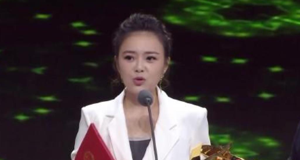 陈辰|东方卫视陈辰：与程雷相爱7年，低调嫁歌唱家余笛，43岁生活幸福