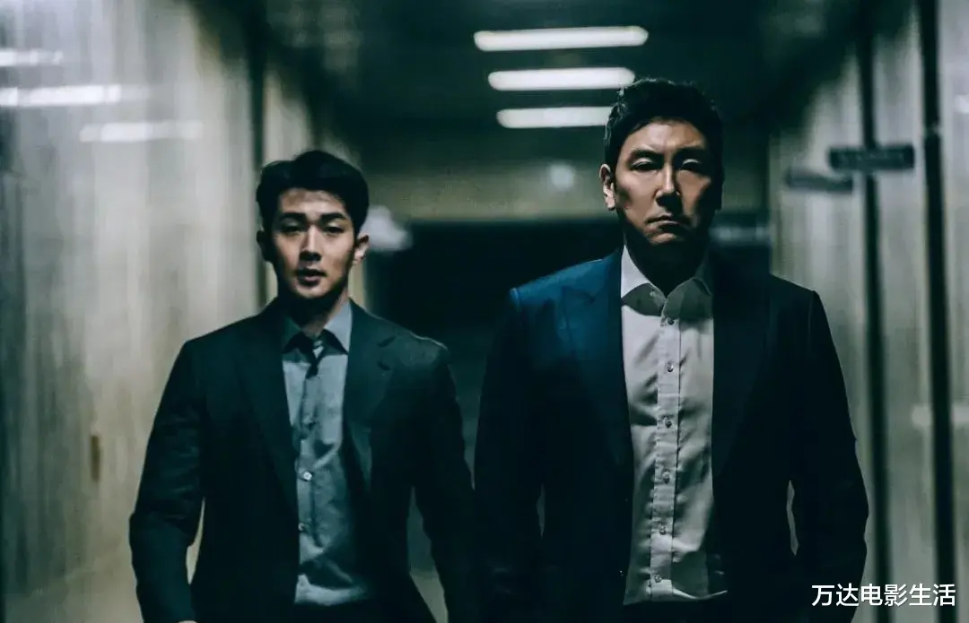 警察|敢跟《蜘蛛侠》PK的犯罪片,还是翻车了